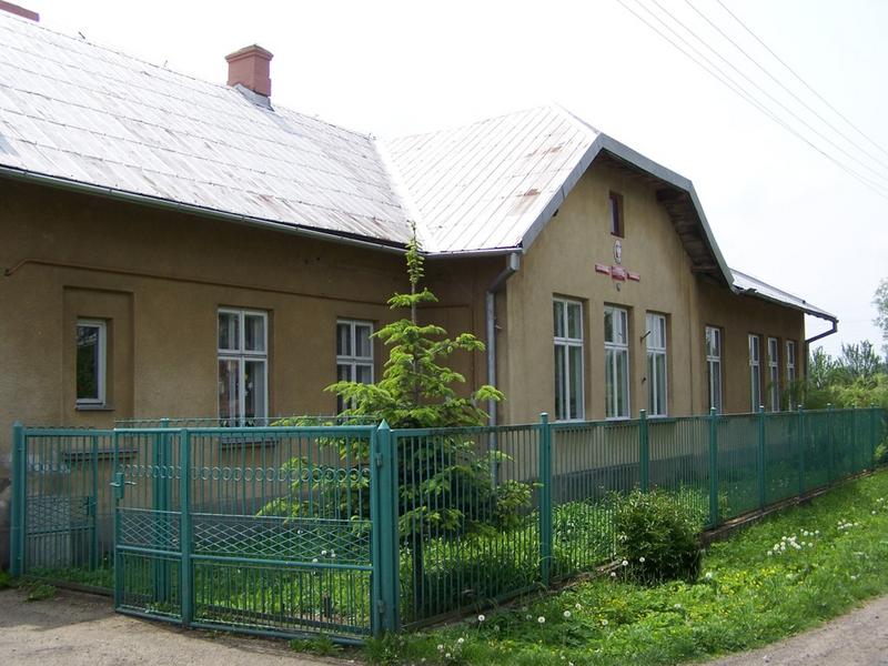 Niepubliczna Szkoła Podstawowa w Roztokach 